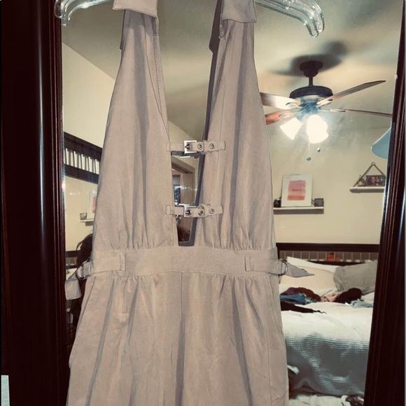 NEVER WORN CUTE JUMPSUIT (Size XS) - Picture 6 of 9